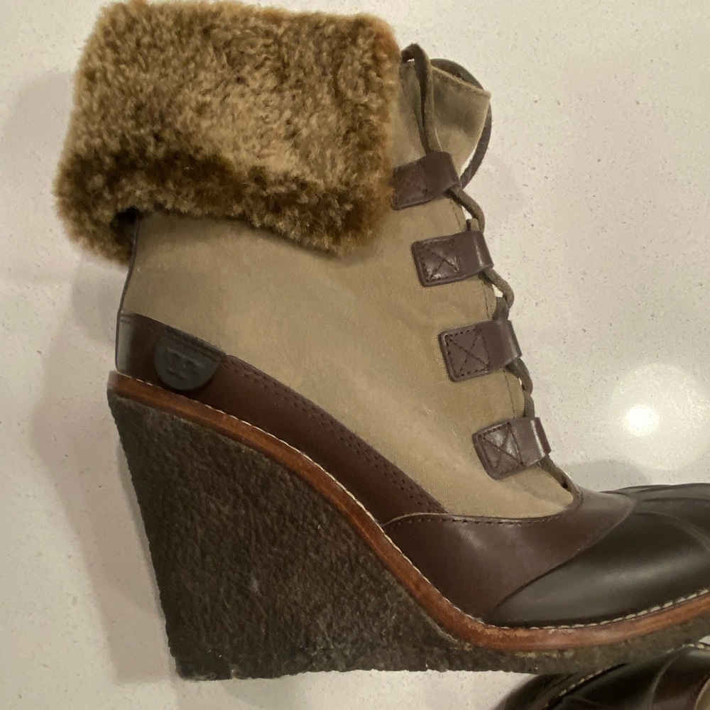 Tory Burch Brown Fleece Ankle Cover Wedge Outdoor Boots 🤎 - Picture 8 of 16